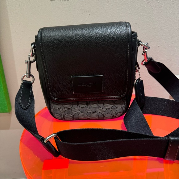 Coach lucas crossbody in signature jacquard with black pebbled leather EUC - Picture 7 of 9